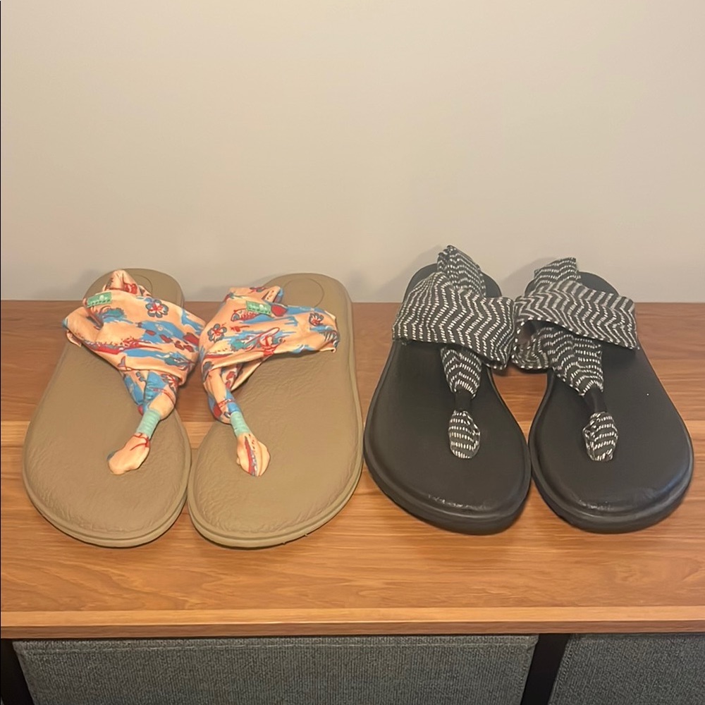 2 pairs of women’s Sanuk yoga sling sandals